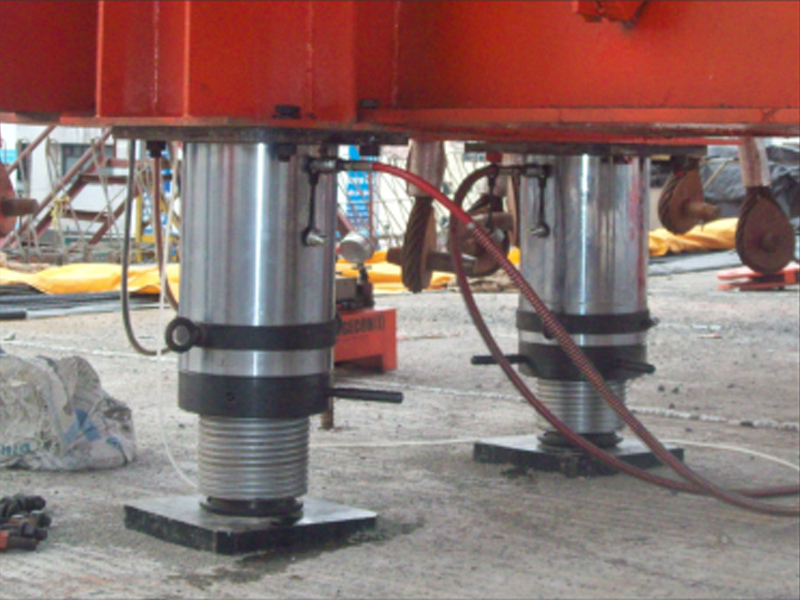 General Purpose Jacks Threaded Ram